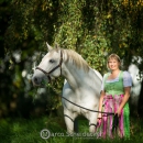 Maestoso Alea und Angela im Dirndl