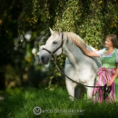 Maestoso Alea und Angela im Dirndl