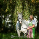 Maestoso Alea und Angela im Dirndl