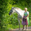 Maestoso Alea und Angela im Dirndl