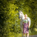 Maestoso Alea und Angela im Dirndl