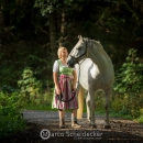 Maestoso Alea und Angela im Dirndl