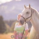 Maestoso Alea und Angela im Dirndl